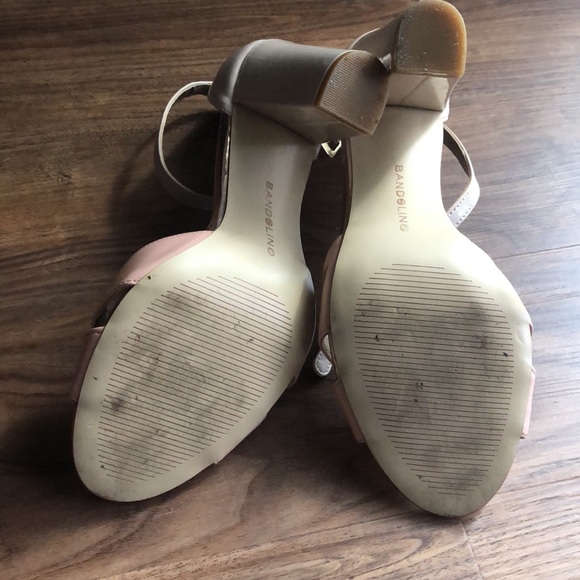 Like new Bandolino size 8.5 - Picture 7 of 11